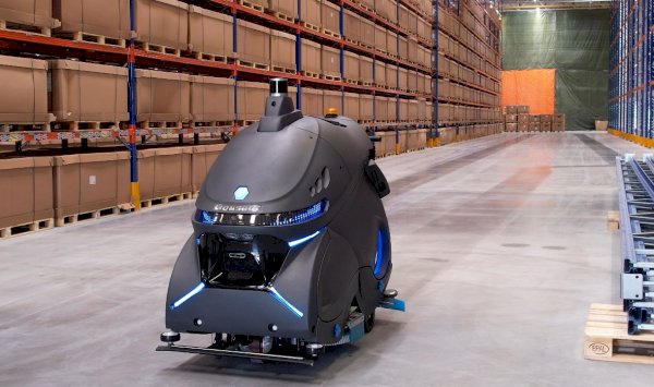 Kolejne wdrożenie iMSU, największych na rynku autonomicznych robotów sprzątających.